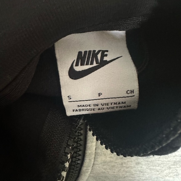 Nike Tech Fleece Hoodie - Picture 2 of 2